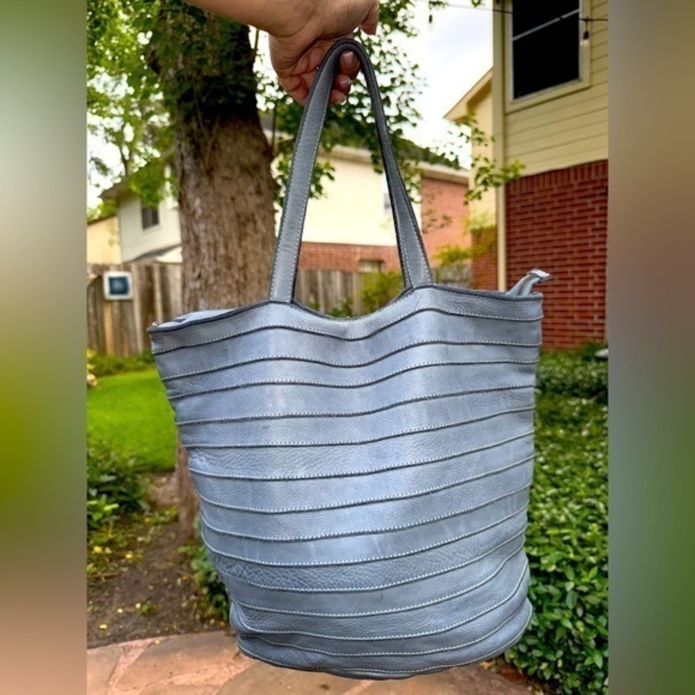 ▶️ Sundance ◀️ Catalog Crosstown Italian Leather Hobo Bag